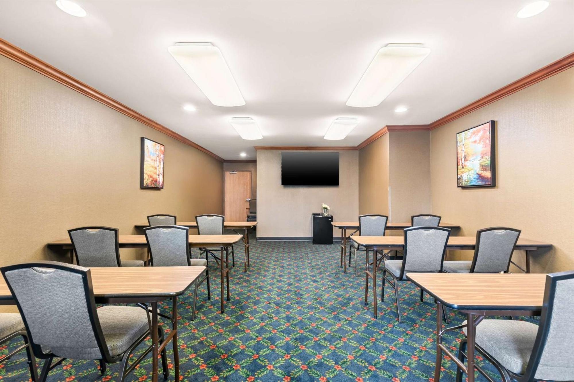 Best Western Legacy Inn & Suites Beloit/South Beloit Esterno foto